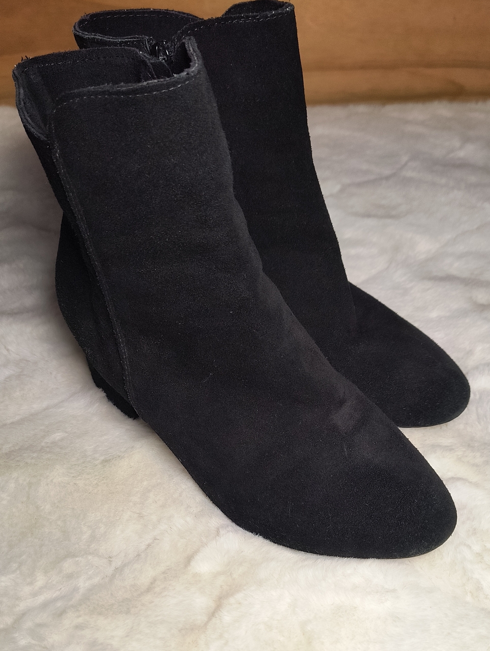 VTG Wendy Williams Collection Y2K Black Suede Low Block Heel Ankle Boot -Women's